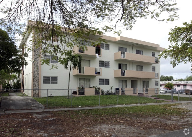 Building Photo - Capri Apartments