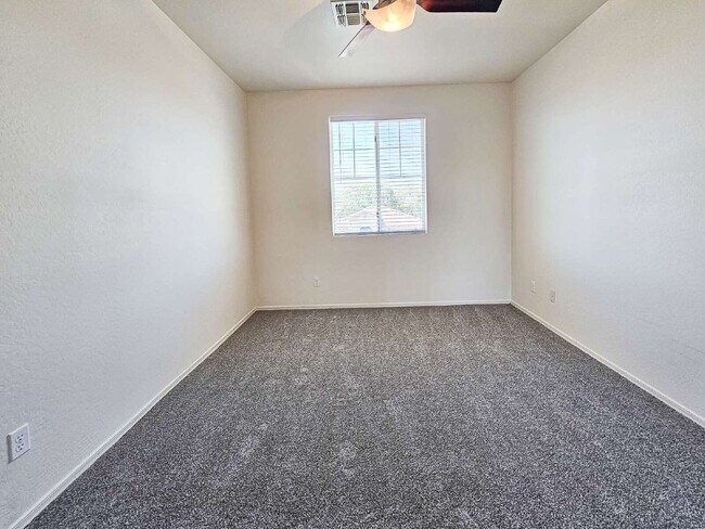 Building Photo - 1311 E Marcella Ln