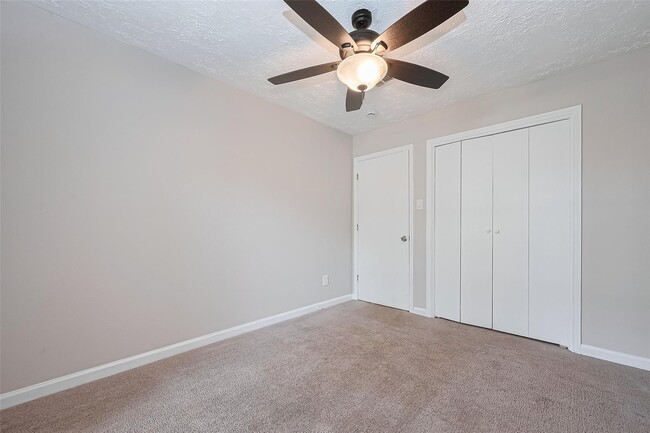 Building Photo - 2606 Lexington Woods Dr