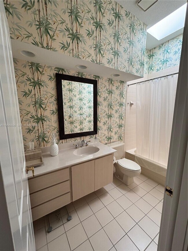 Building Photo - 2871 SW Brighton Way