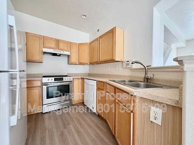 Building Photo - 1553 Vivante Way