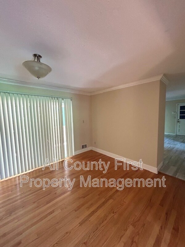 Building Photo - 3689 Calumet Rd