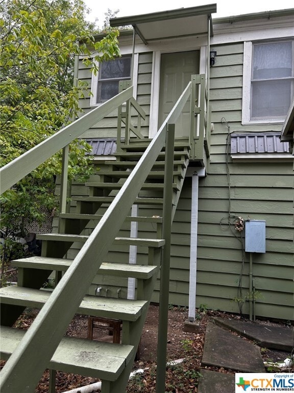 Building Photo - 112 E College St