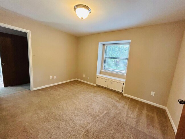 Building Photo - 2710 Timberjack Pl