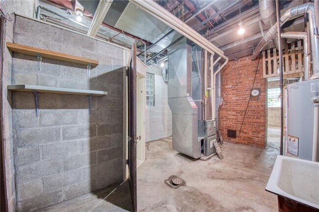 Building Photo - 4465 Mt Troy Rd Ext