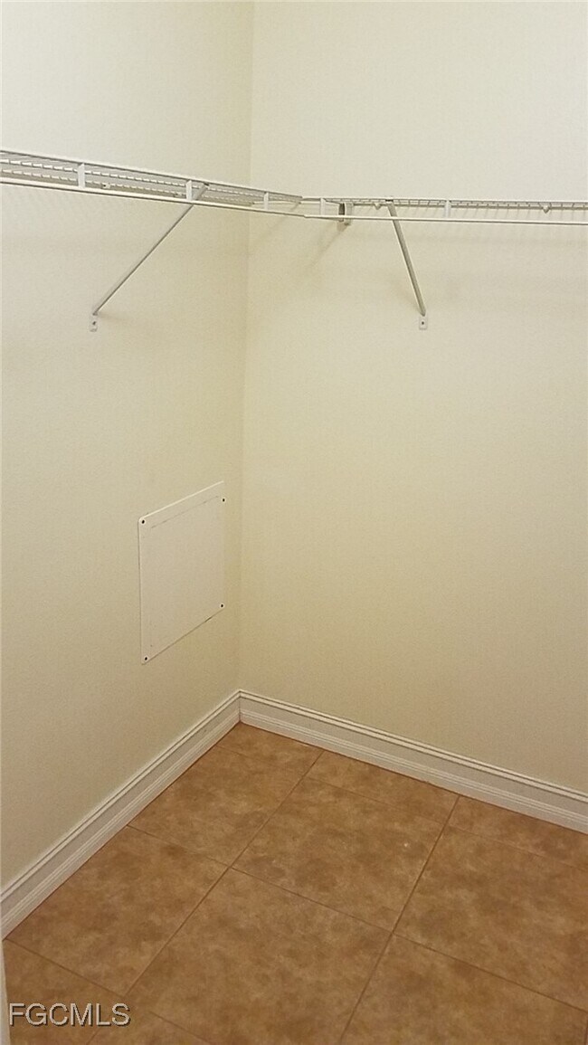 Building Photo - 3419 Winkler Ave