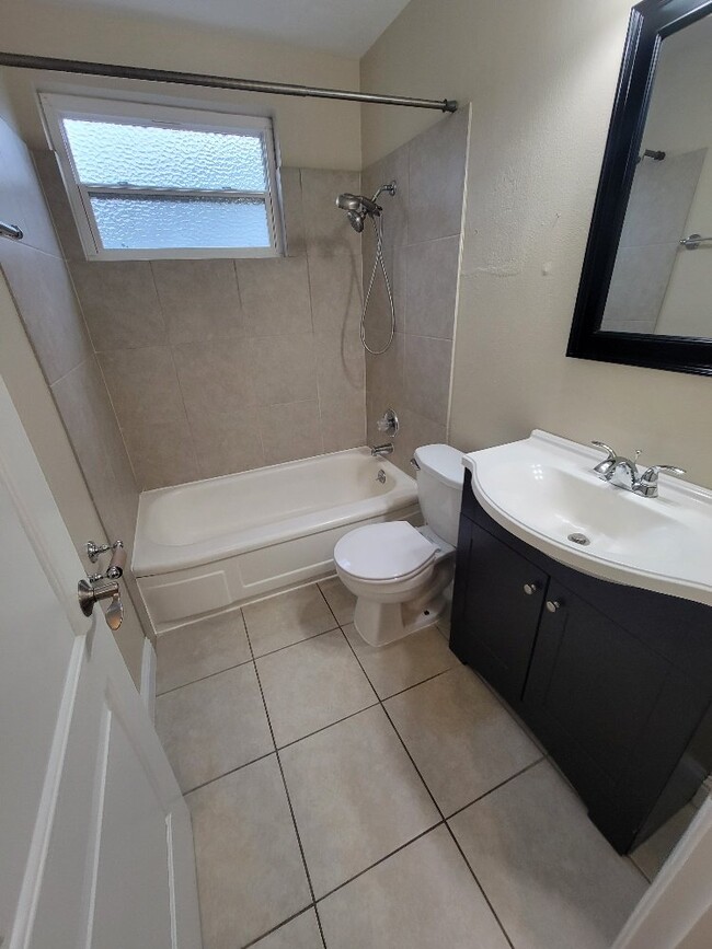 Building Photo - Beautiful 3 bd 2 bath house in Carmichael