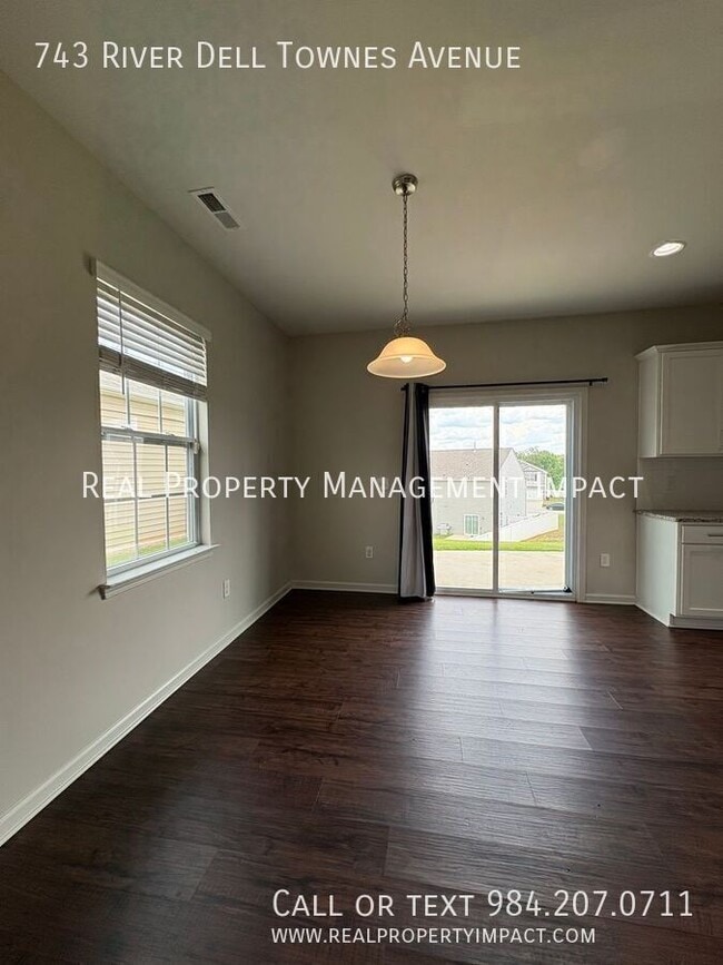 Building Photo - 743 River Dell Townes Ave.