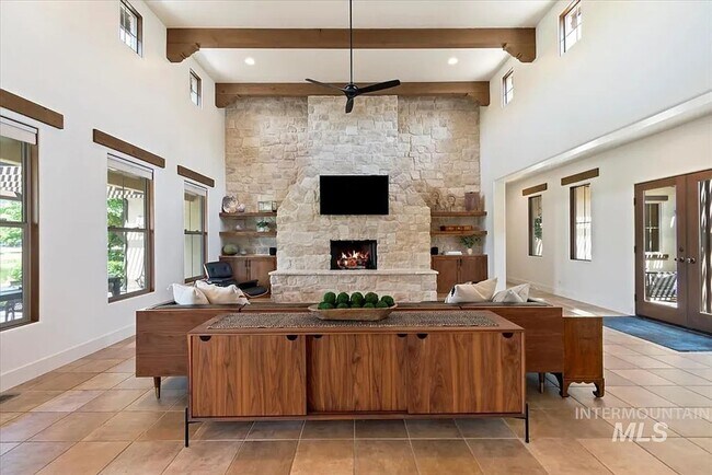 Building Photo - Stunning 4 Bedroom Home in The Shores | Luxury Meets Every Day Comfort