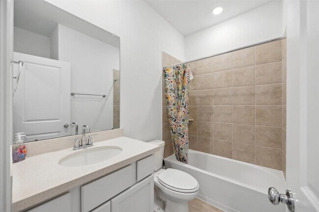 Building Photo - 9514 Du Sable Dr
