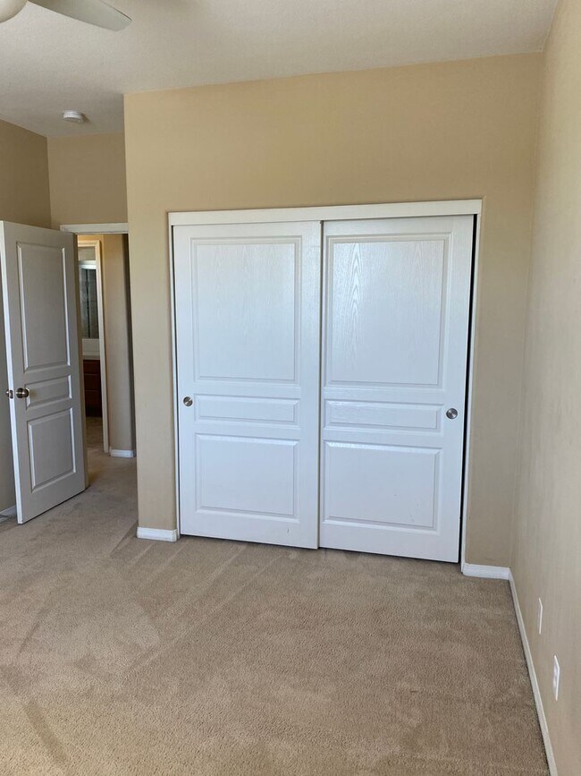 Building Photo - Beautiful Home located in Wolf Creek