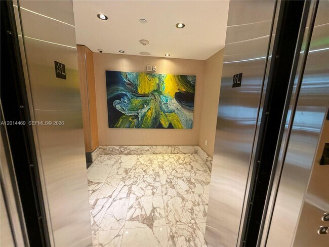 Building Photo - 1331 Brickell Bay Dr