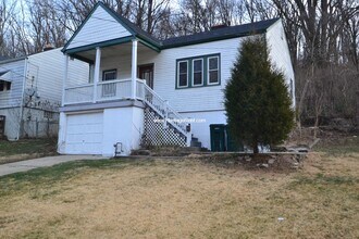 Building Photo - Recently updated 2 bedroom home Close to Mt. Echo park