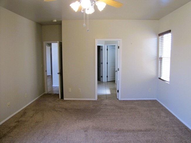 Building Photo - Spacious 3BR/2BA/2.5 CG, 2167 sq.ft. renta...