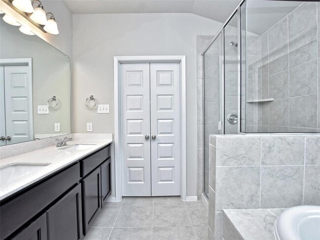 Building Photo - 20701 Boggy Ford Rd