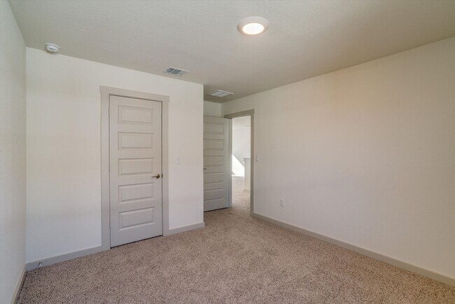 Building Photo - 200 Cupreata Ln