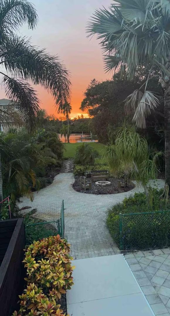 Building Photo - 4 Bed/2 Bath Waterfront Paradise with Pool, Dock & Gulf Access in Baileys Bluff