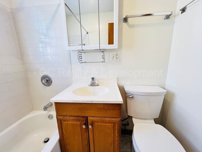 Building Photo - 12870 S Green St