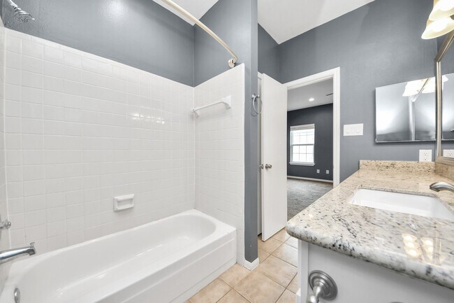 Building Photo - 2874 Holly Hall St