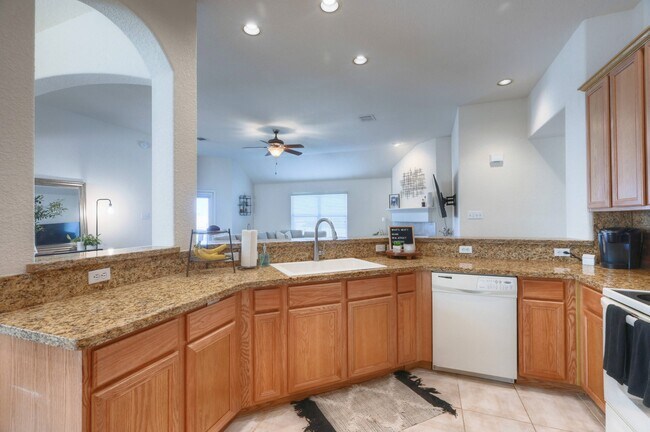 Building Photo - 108 Cove Cir