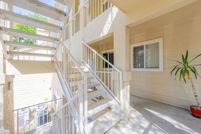 Building Photo - 19 Arbor Club Dr