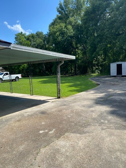 Building Photo - 10937 Carmel Dr