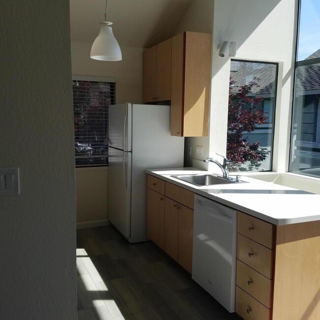 Building Photo - 1243 Moonsail Ln