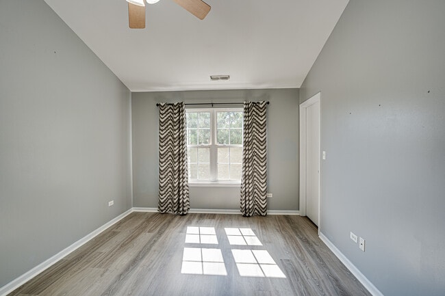 Building Photo - 2855 Vernal Ln