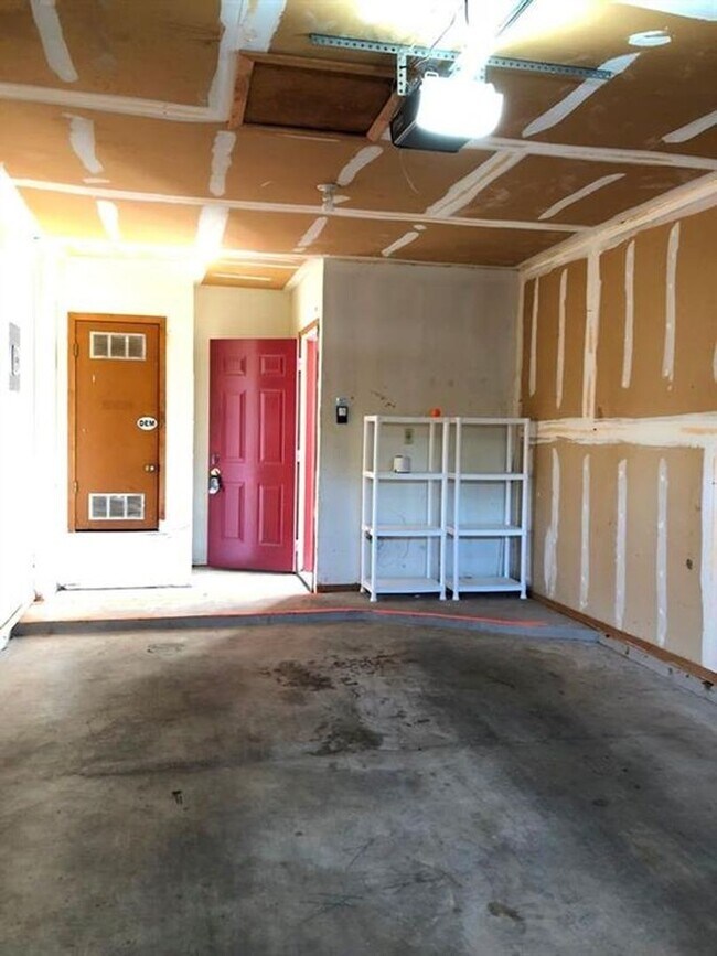 Building Photo - Charming 2/2 condo in Westcreek Landing!