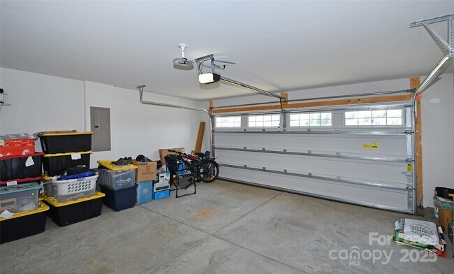 Building Photo - 171 Crownpiece St