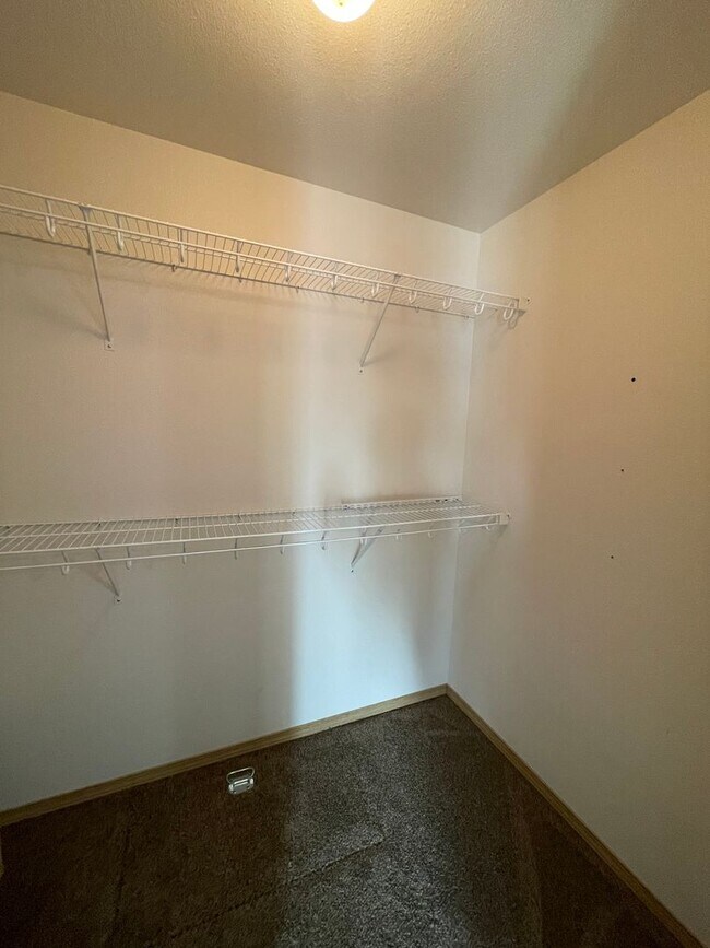 Building Photo - Spacious 1,520 Sq. Ft. Home with Open Floor Plan