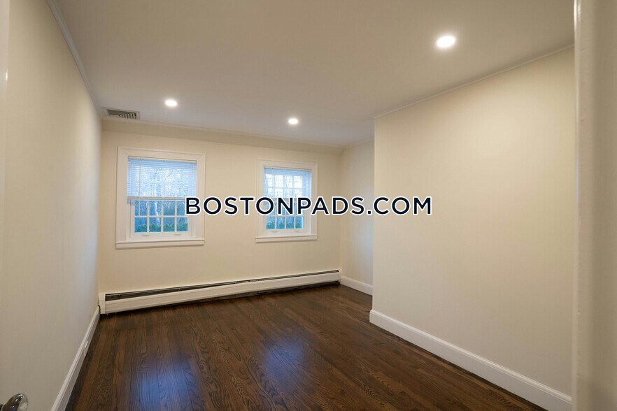 Building Photo - 40 Puddingstone Ln