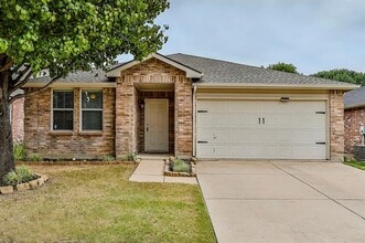 Building Photo - 16600 Jasmine Springs Dr