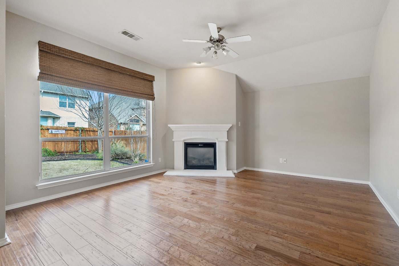 Building Photo - 3521 Amador Dr