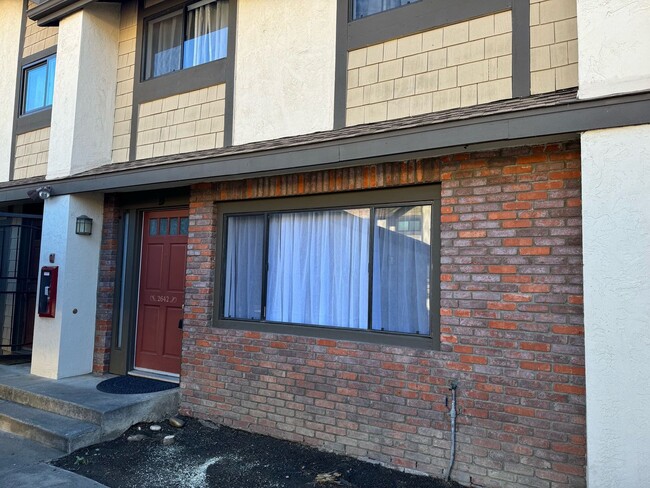 Building Photo - MOVE IN SPECIAL**UPDATED 3BR/1.5BA CONDO i...