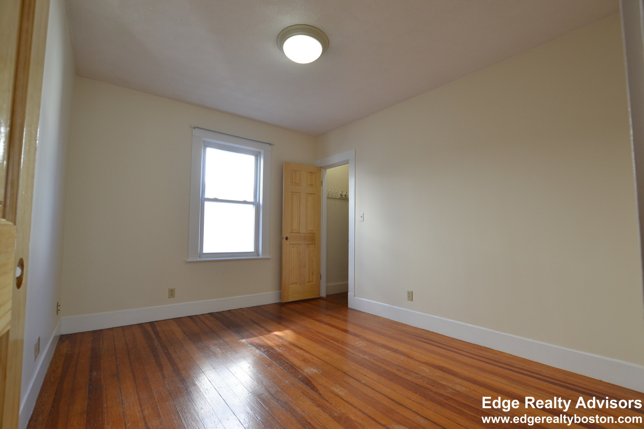 Building Photo - 37 Montfern Ave