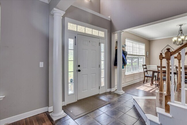 Building Photo - 5 bedroom/3.5 bathroom home in Evans with ...
