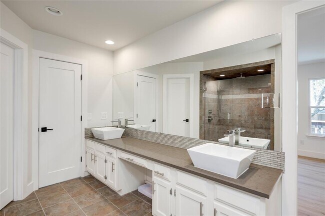 Building Photo - 4507 Yellow Rose Trail