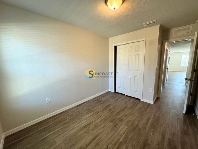 Building Photo - 7637 Mailes Ct