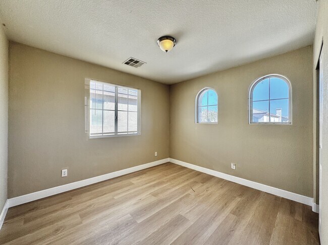 Building Photo - 4967 Crimson Mare Rd