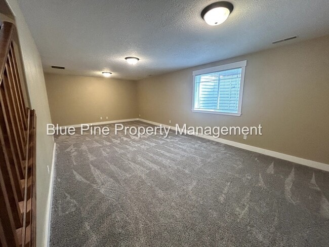 Building Photo - 690 Carriagegate Ln