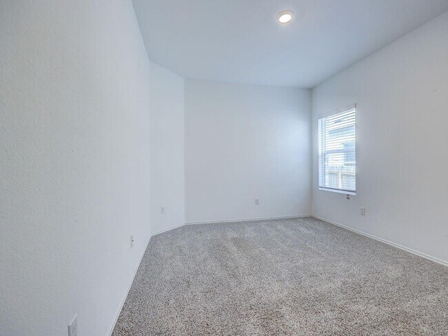 Building Photo - 1629 Brueggerhoff Rd
