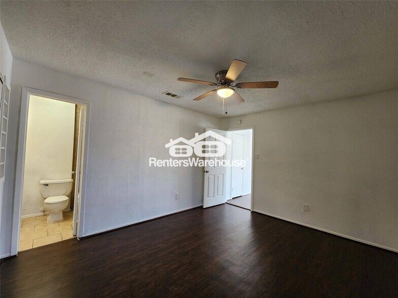 Building Photo - 2446 Autumn Springs Ln