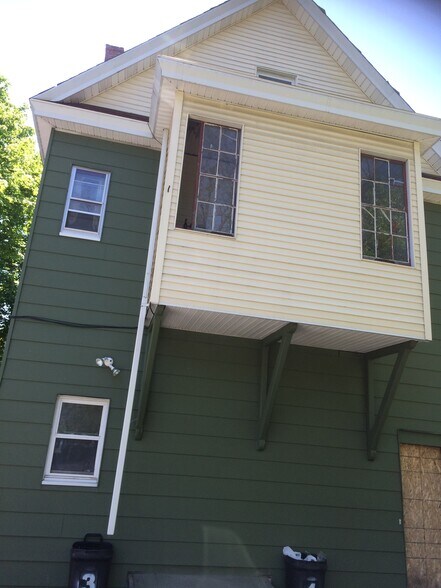 Building Photo - 1633 Broadway