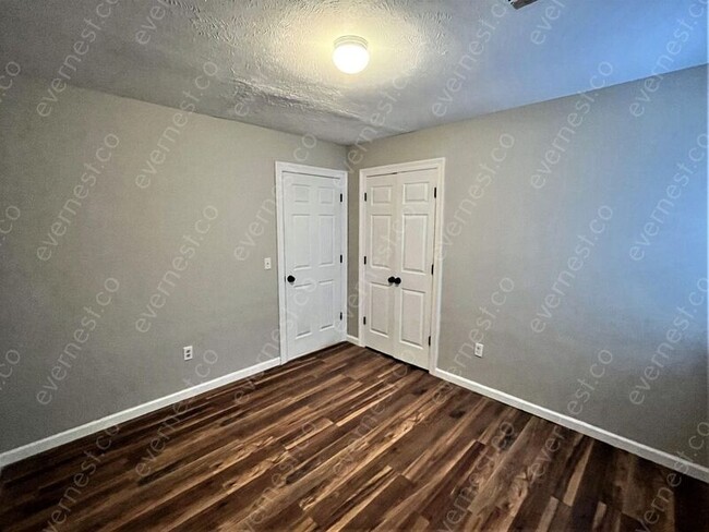 Building Photo - 238 Village Cove