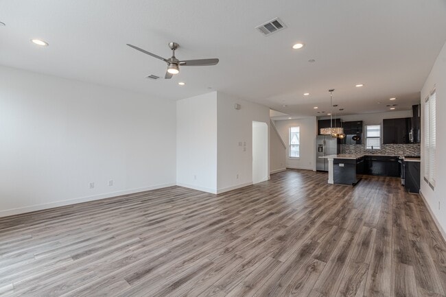 Building Photo - 18736 Centro Main St