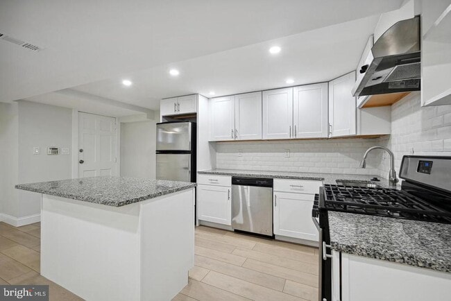 Building Photo - 3016 13th St NW