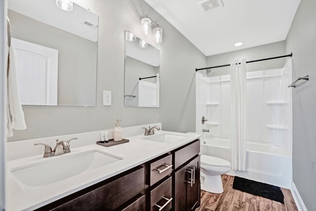 Building Photo - Legacy Executive Retreat | Modern 2BR Townhome for Professionals & Extended Stays