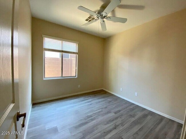 Building Photo - 2127 W Maya Way