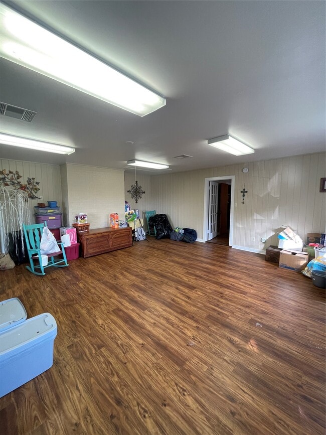 Building Photo - 2301 TX-19